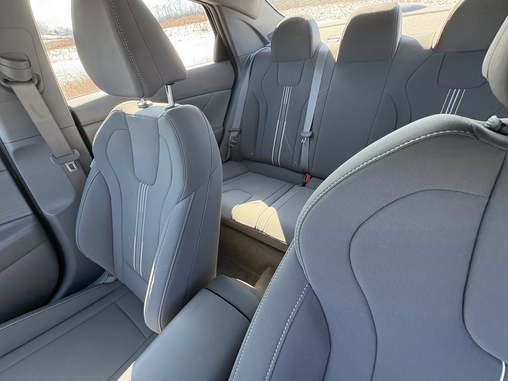Used 2023 Hyundai Elantra SEL image 34