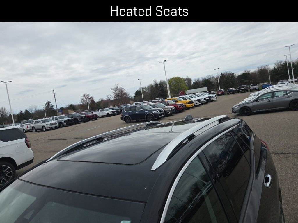 Used 2024 GMC Terrain Denali w/ Black Diamond Edition image 10