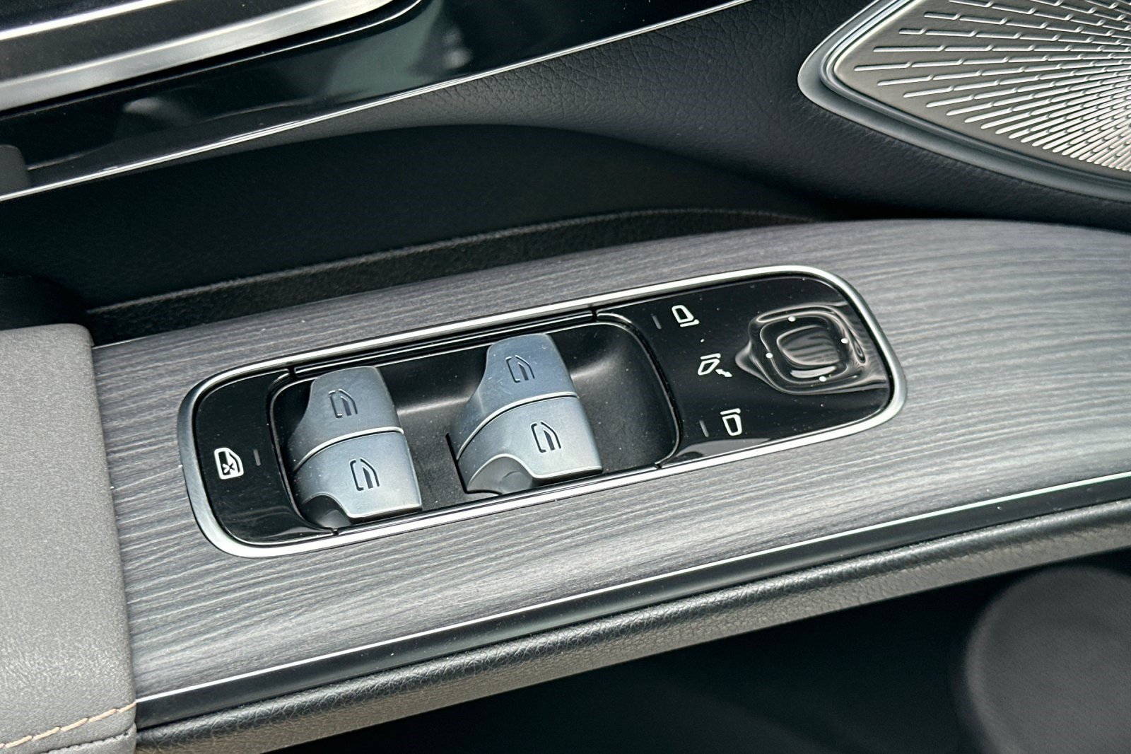 Certified 2024 Mercedes-Benz EQS 450+ 4MATIC SUV image 14