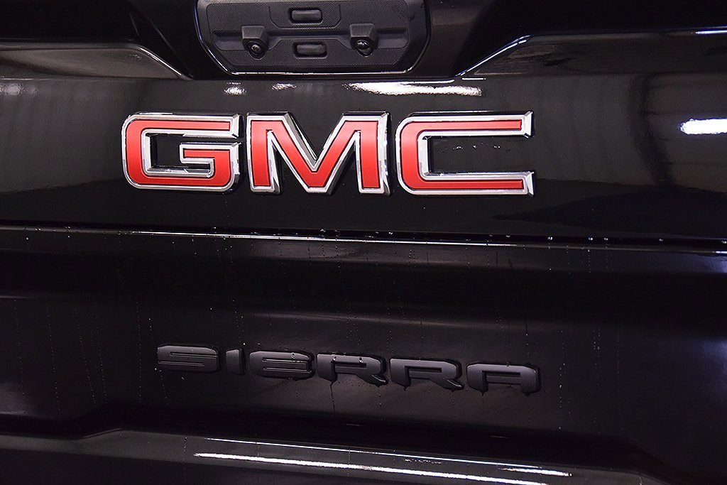 Used 2024 GMC Sierra 2500 AT4 w/ AT4 Preferred Package image 14