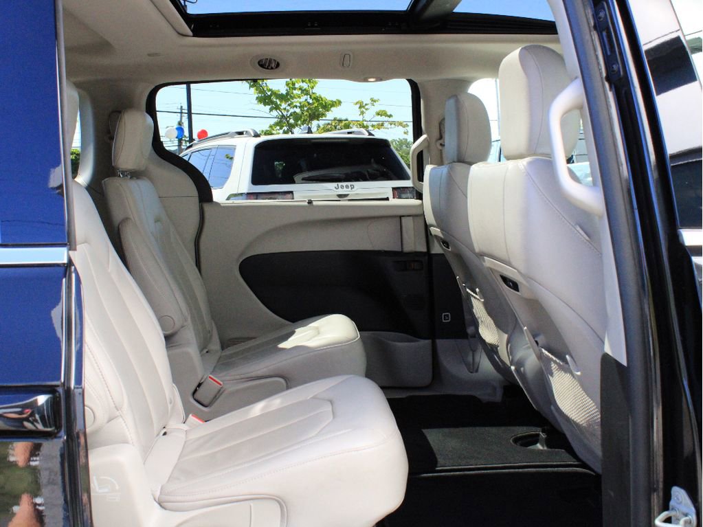 Used 2021 Chrysler Pacifica Touring-L w/ Premium & Safety Sphere Group AWD/4WD image 32