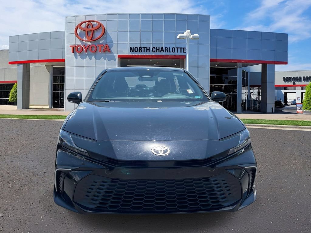 Used 2025 Toyota Camry SE w/ Convenience Package FWD image 3