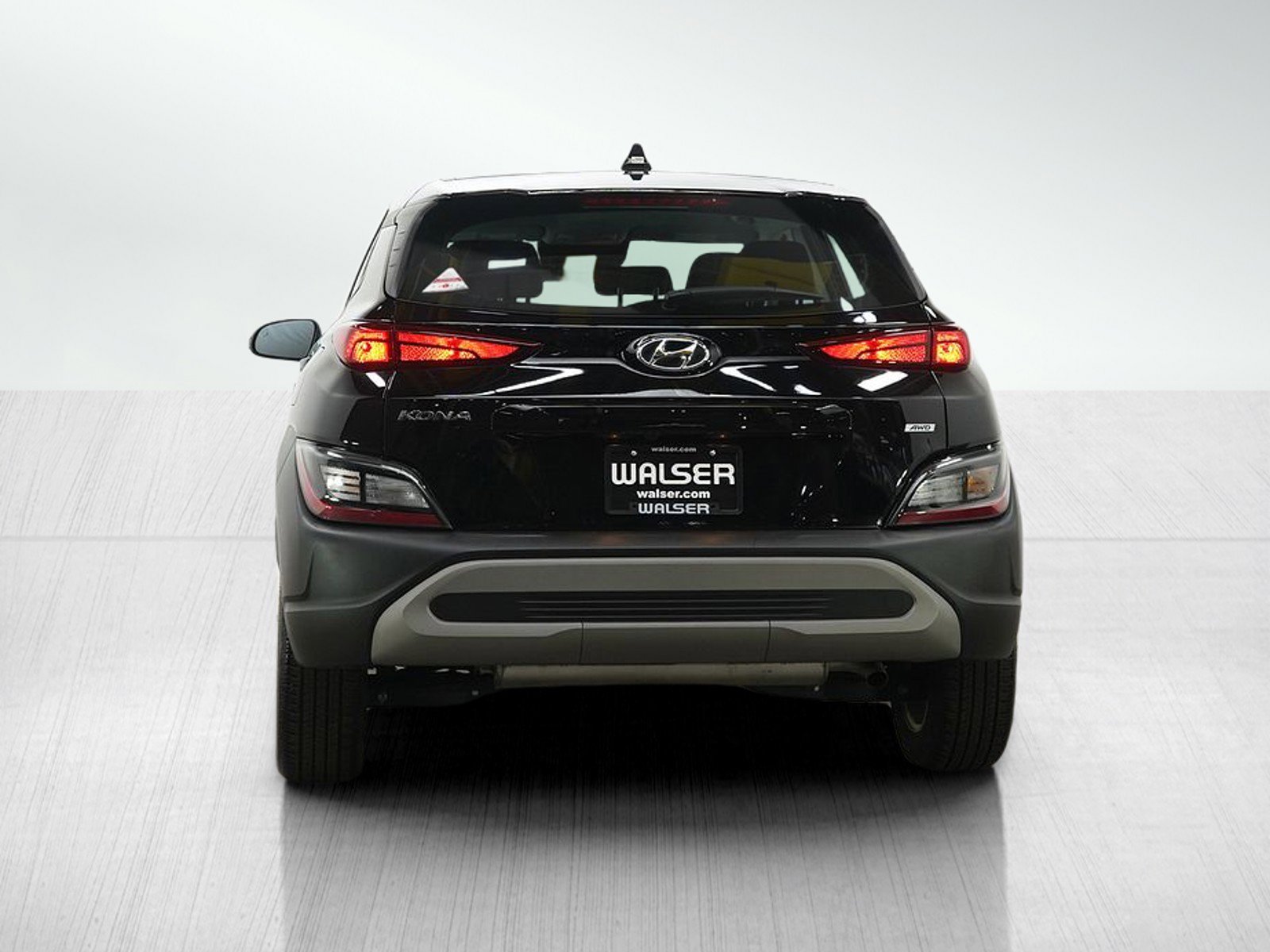 Used 2023 Hyundai Kona SE image 4