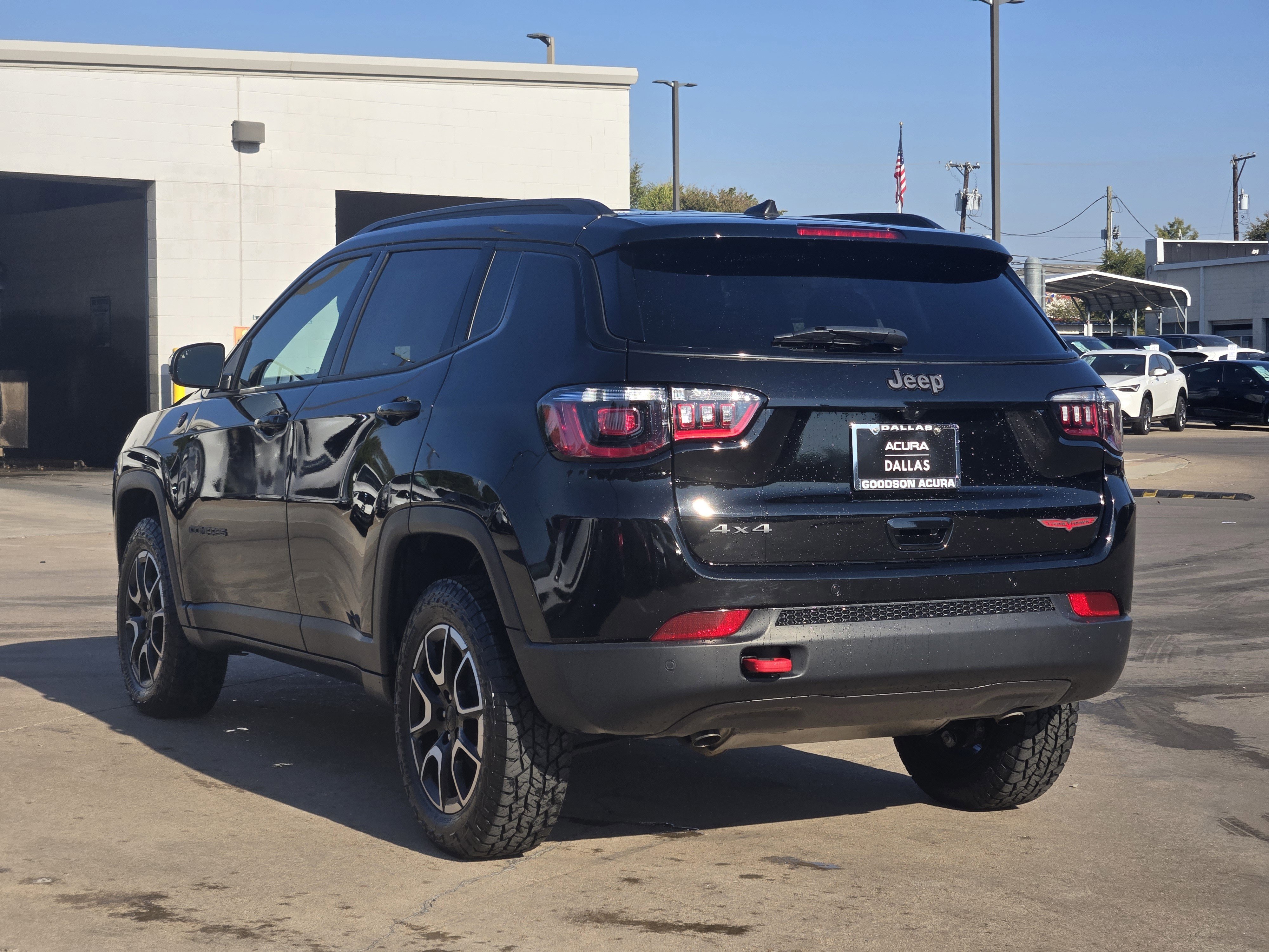 Used 2024 Jeep Compass Trailhawk image 8