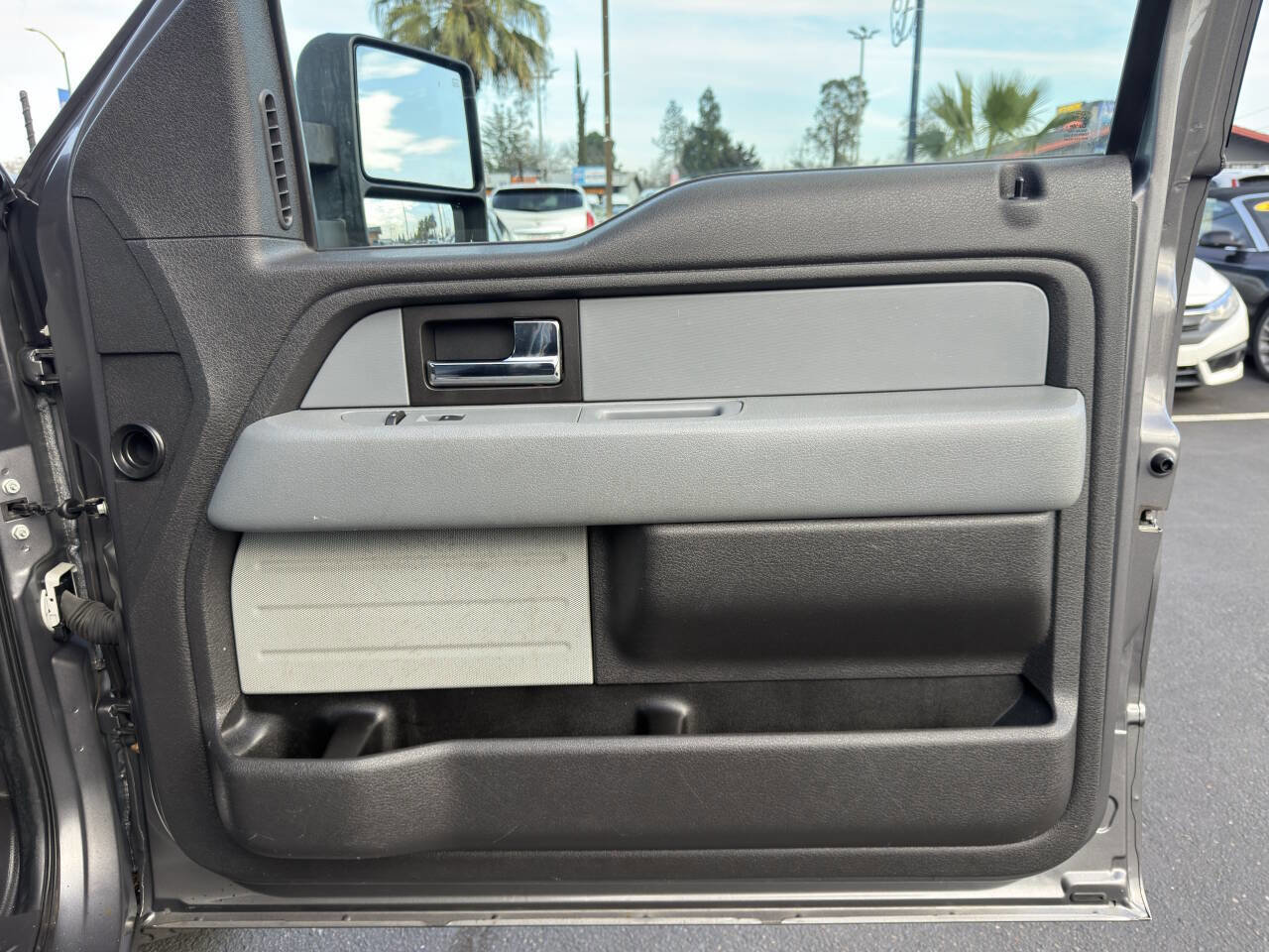 Used 2013 Ford F150 XLT w/ Luxury Equipment Group image 14