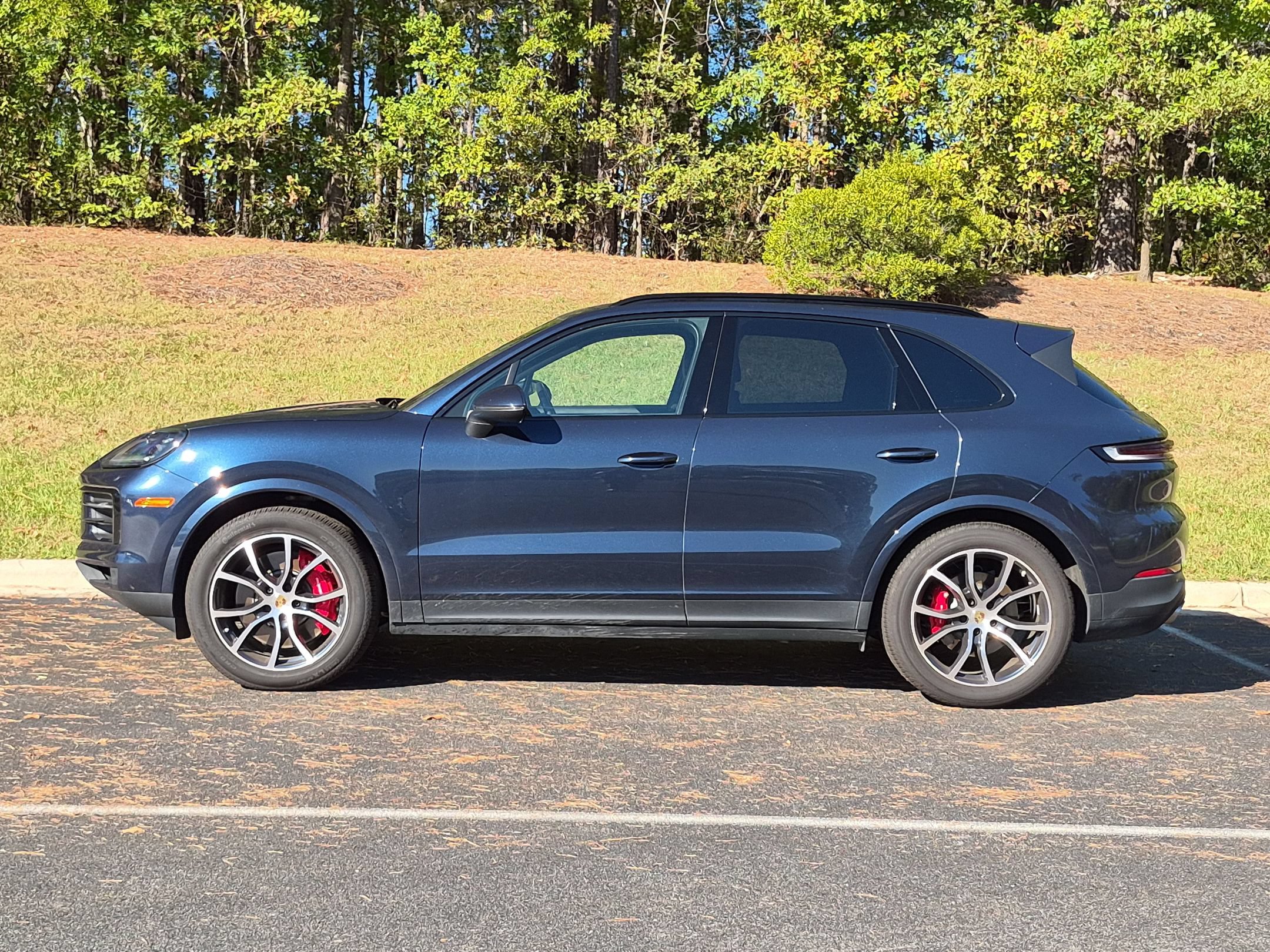 Certified 2024 Porsche Cayenne S AWD/4WD image 2