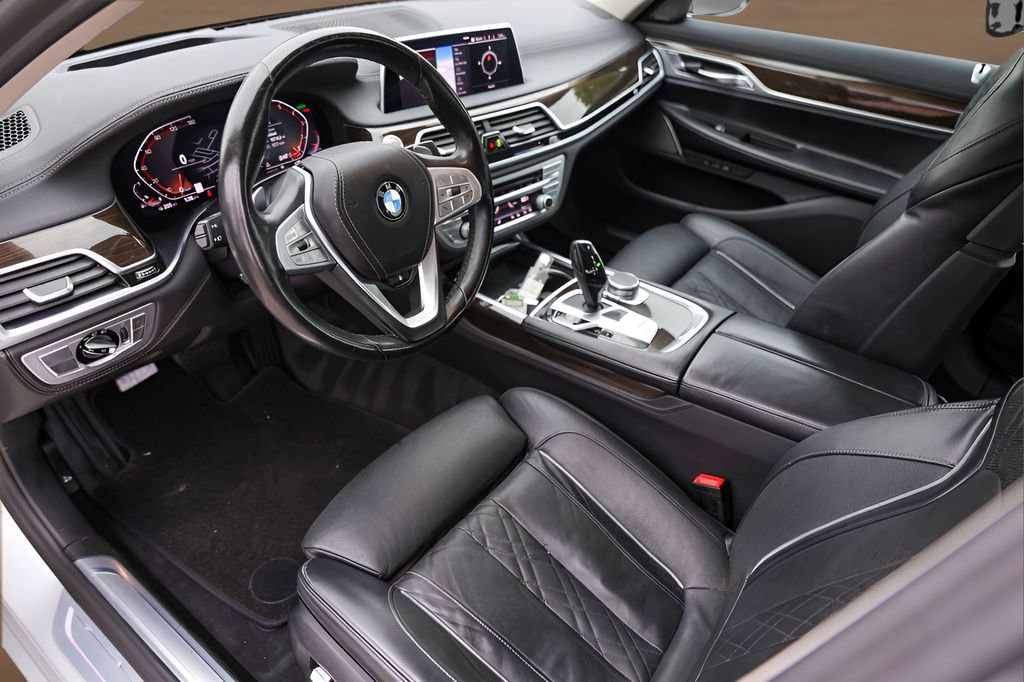 Used 2020 BMW 740i RWD image 10