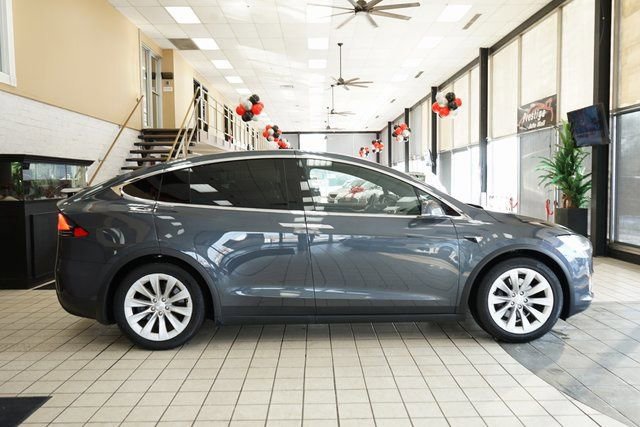 Used 2017 Tesla Model X 75D image 18