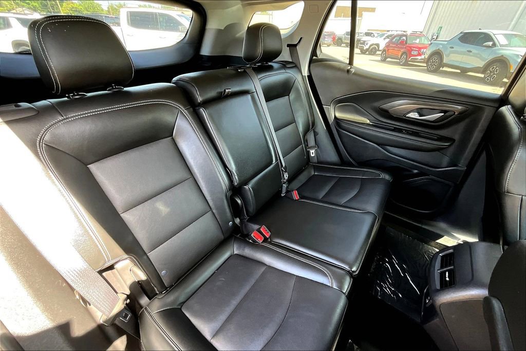Used 2023 GMC Terrain SLT image 34