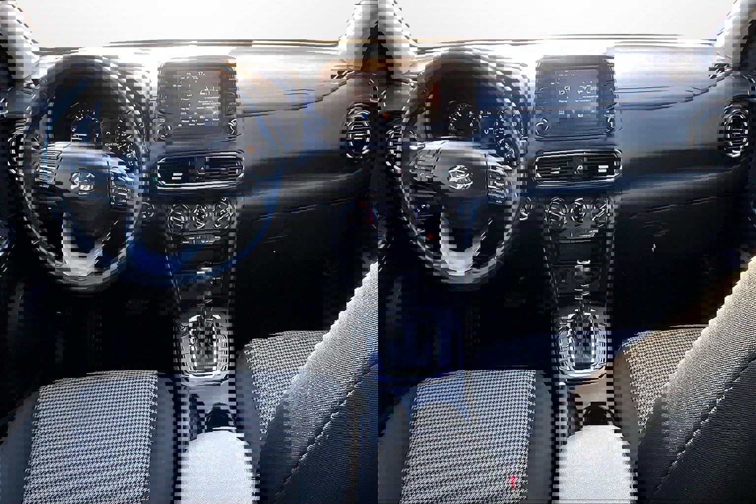 Used 2019 Hyundai Kona SEL image 13