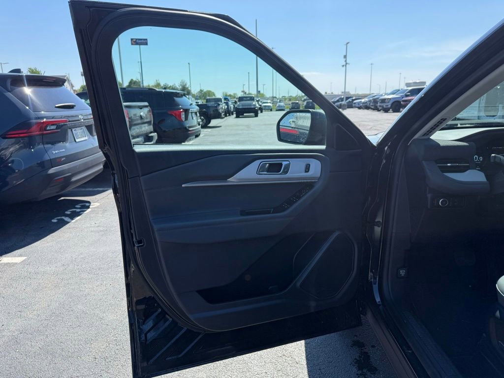 New 2026 Ford Explorer Active w/ Active Comfort Package AWD/4WD image 10