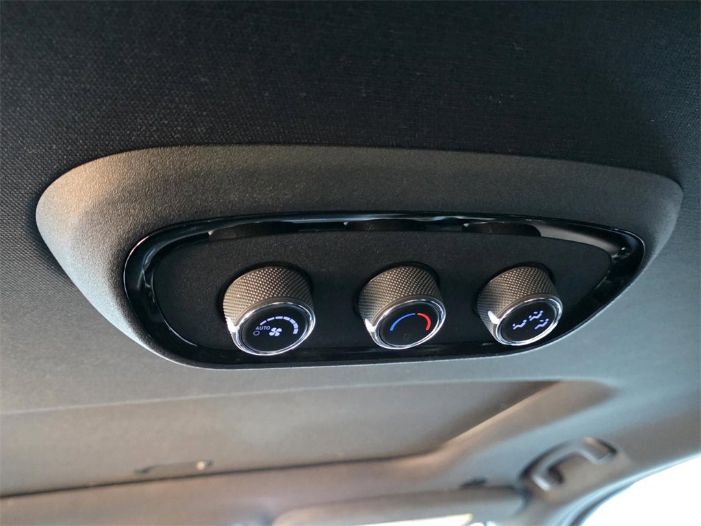 Used 2024 Dodge Durango GT image 12