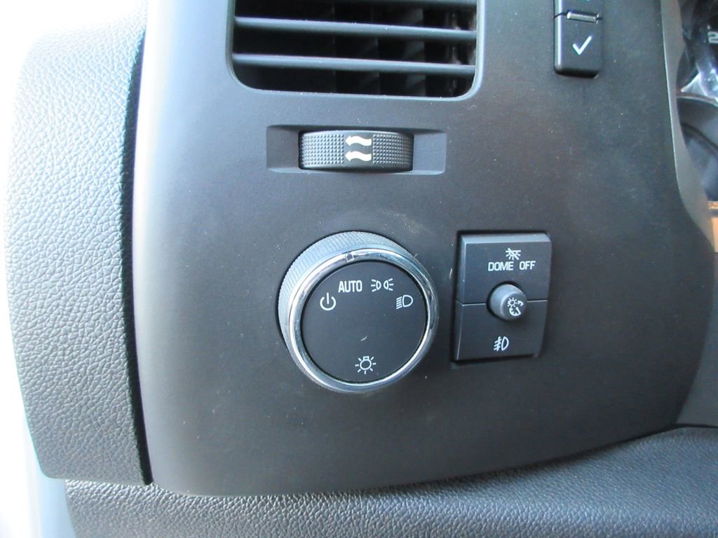 Used 2007 GMC Sierra 3500 SLE AWD/4WD image 16