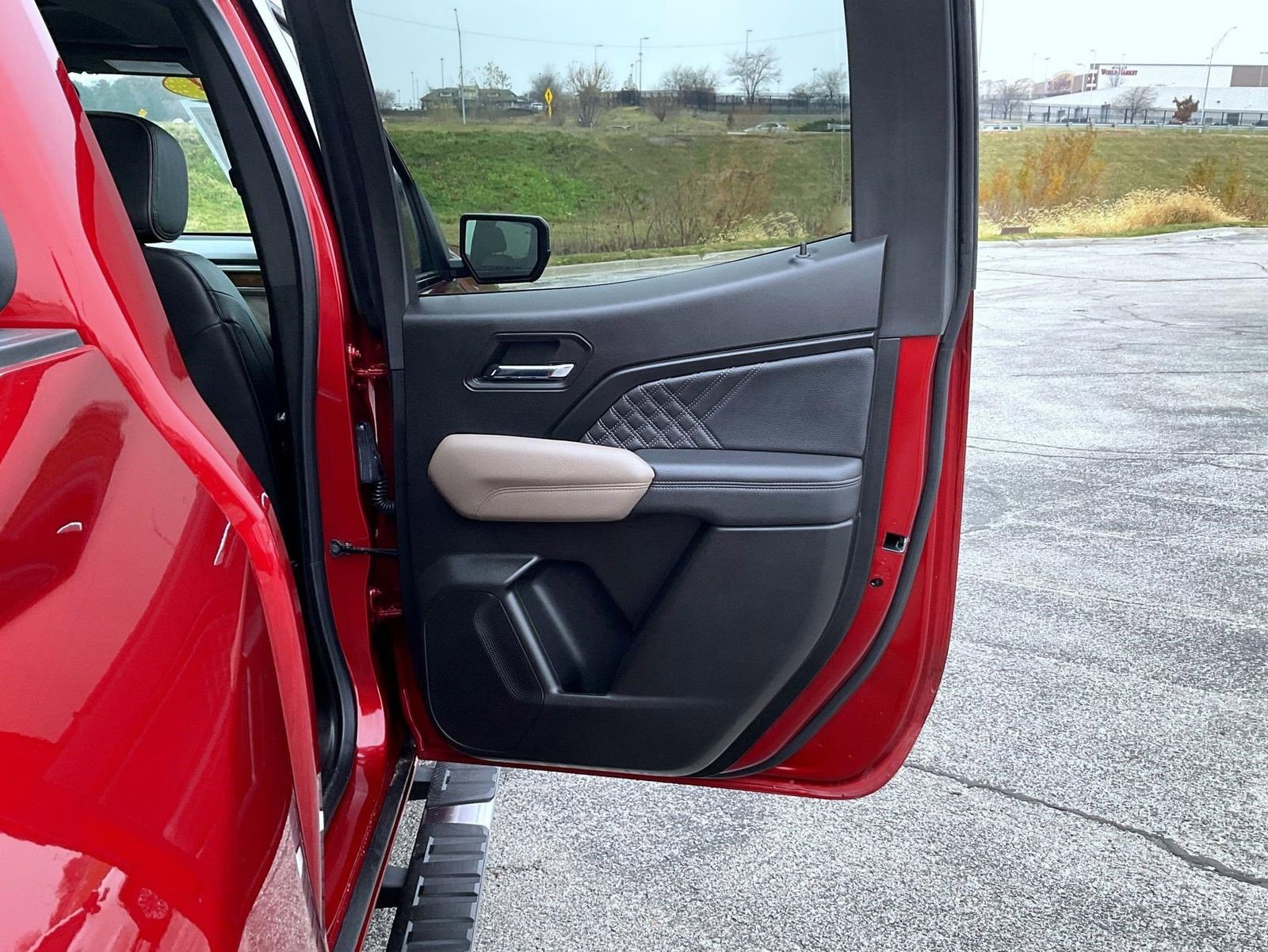 Certified 2024 GMC Canyon Denali image 25