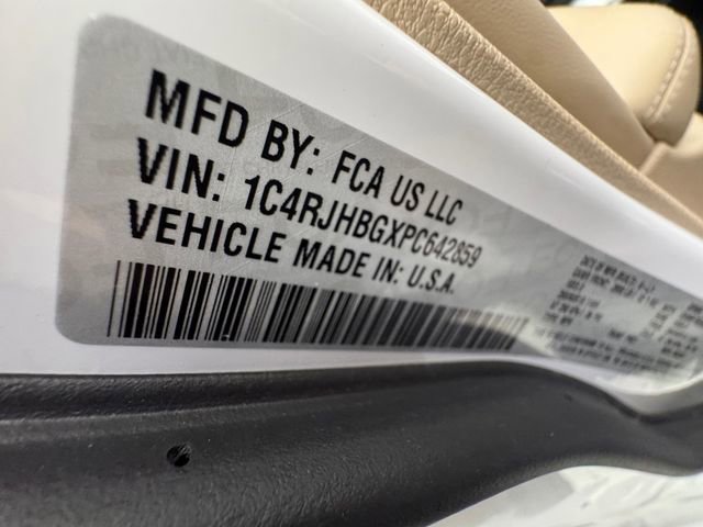 Used 2023 Jeep Grand Cherokee Limited w/ Trailer Tow Prep Group (B) AWD/4WD image 30