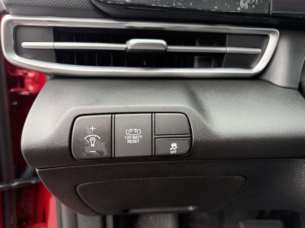 New 2025 Hyundai Elantra Limited image 36