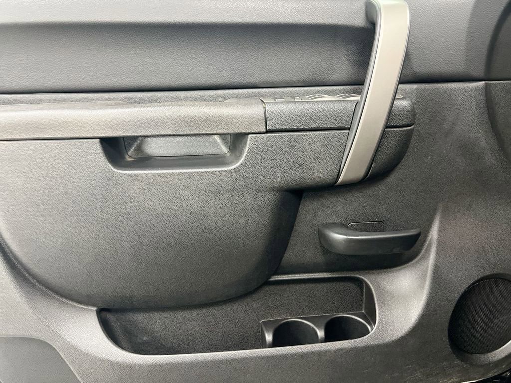 Used 2011 GMC Sierra 2500 SLE w/ SLE Preferred Package image 19