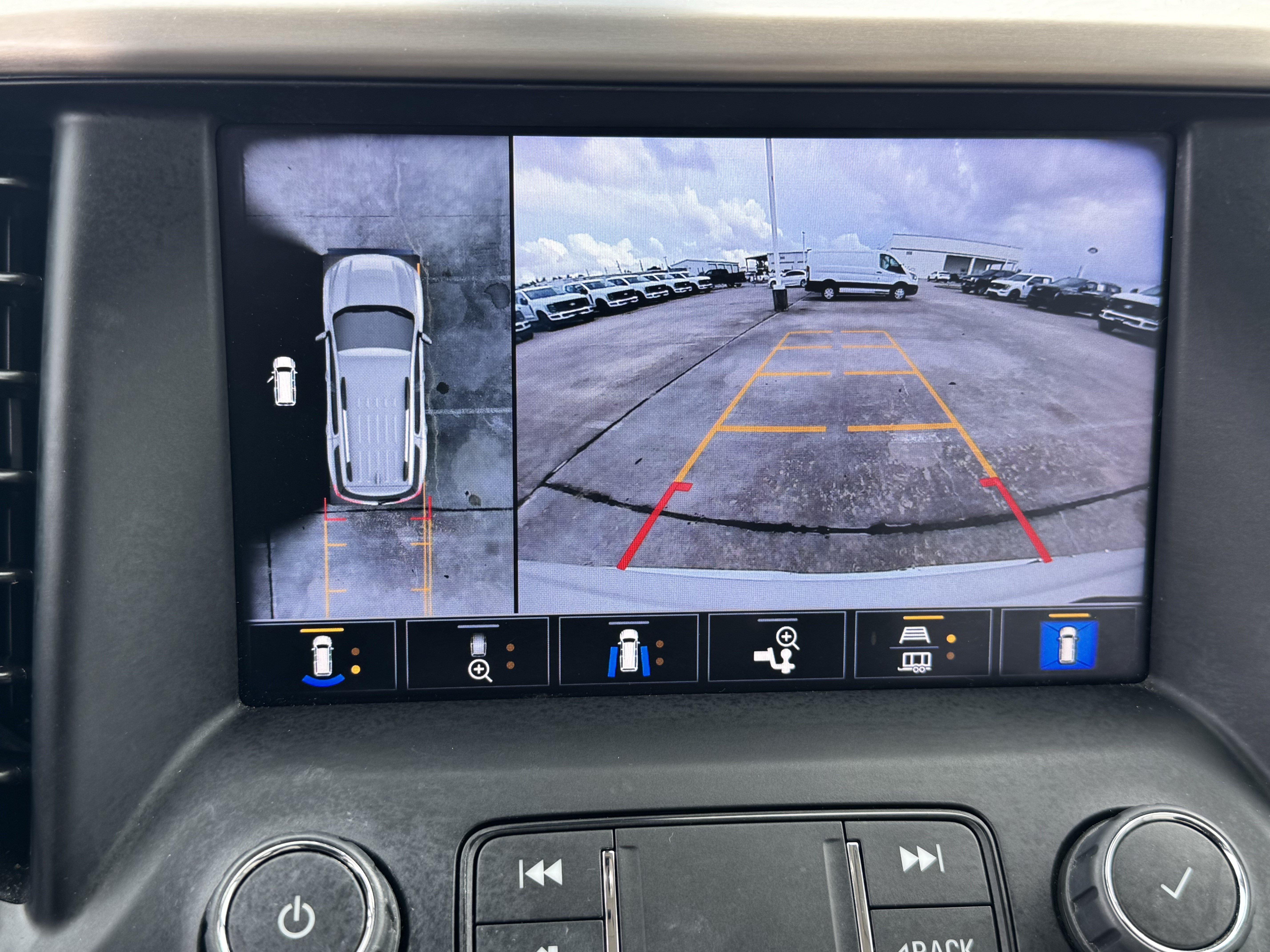 Used 2022 GMC Acadia Denali w/ Denali Ultimate Package FWD image 29