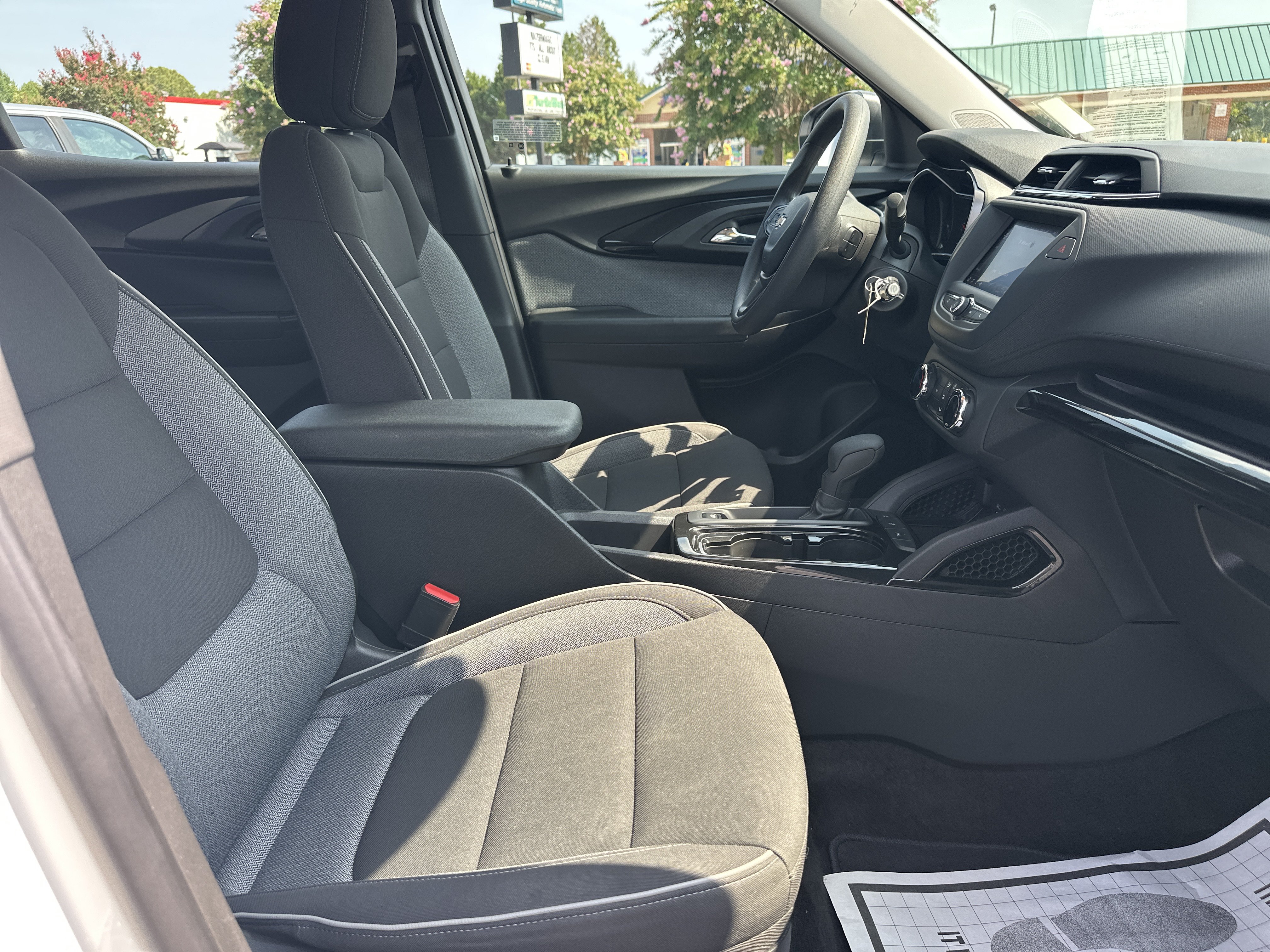 Used 2023 Chevrolet TrailBlazer LS FWD image 13