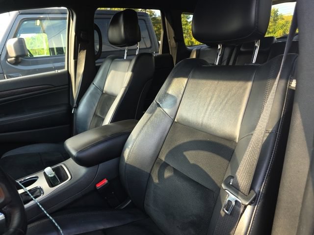 Used 2018 Jeep Grand Cherokee Altitude AWD/4WD image 3