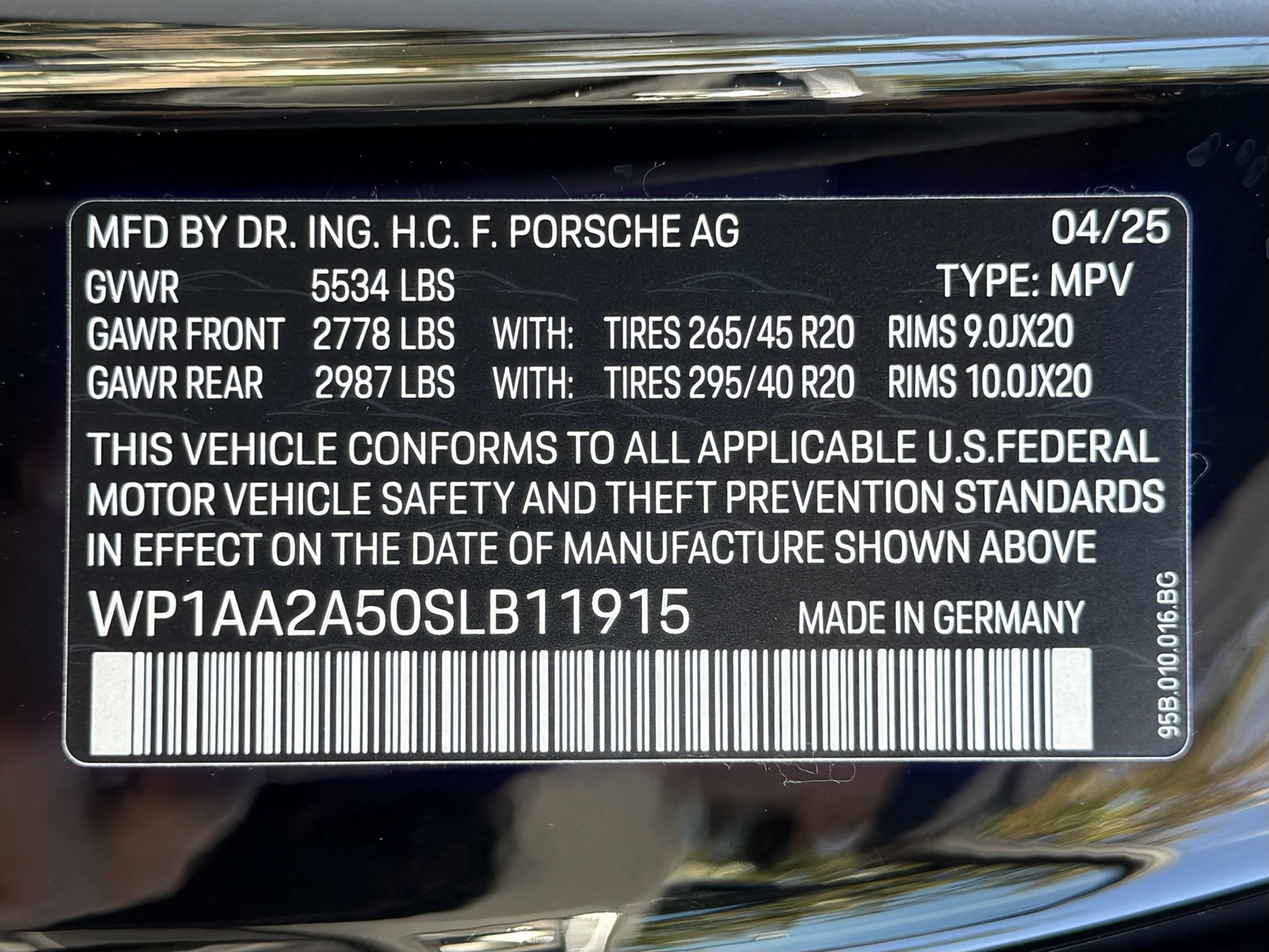 Used 2025 Porsche Macan image 37