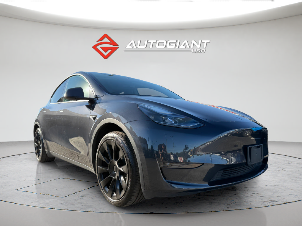 Used 2024 Tesla Model Y Long Range RWD image 11