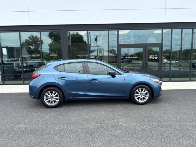 Used 2017 MAZDA MAZDA3 Sport FWD image 2