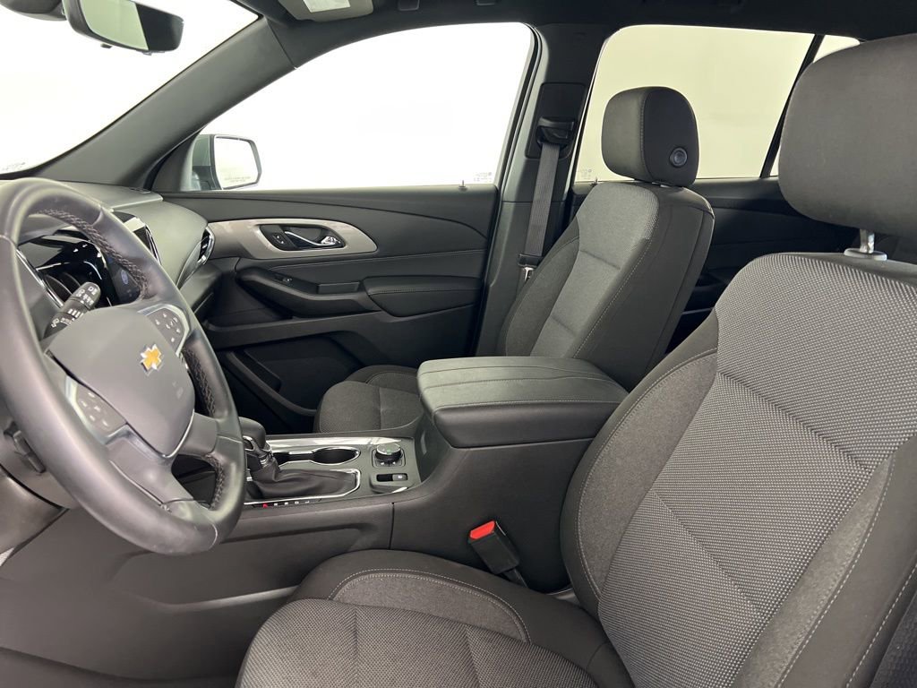 Used 2023 Chevrolet Traverse LT w/ Rear Camera Mirror Package AWD/4WD image 5