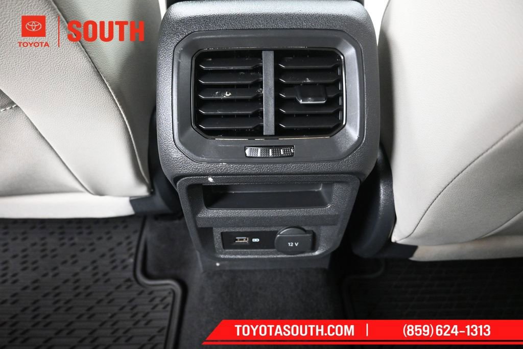 Used 2019 Volkswagen Tiguan SE AWD/4WD image 27