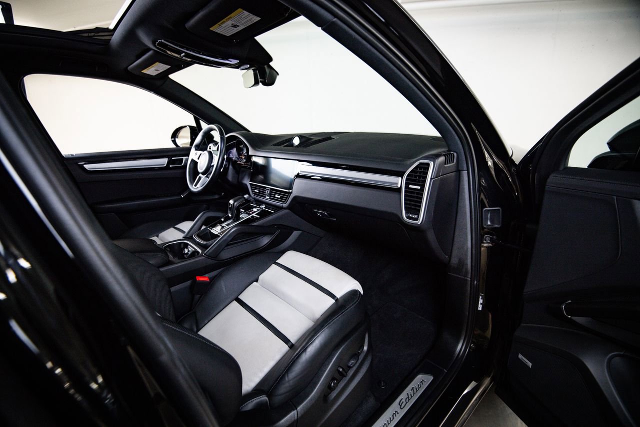 Certified 2023 Porsche Cayenne S Platinum image 28