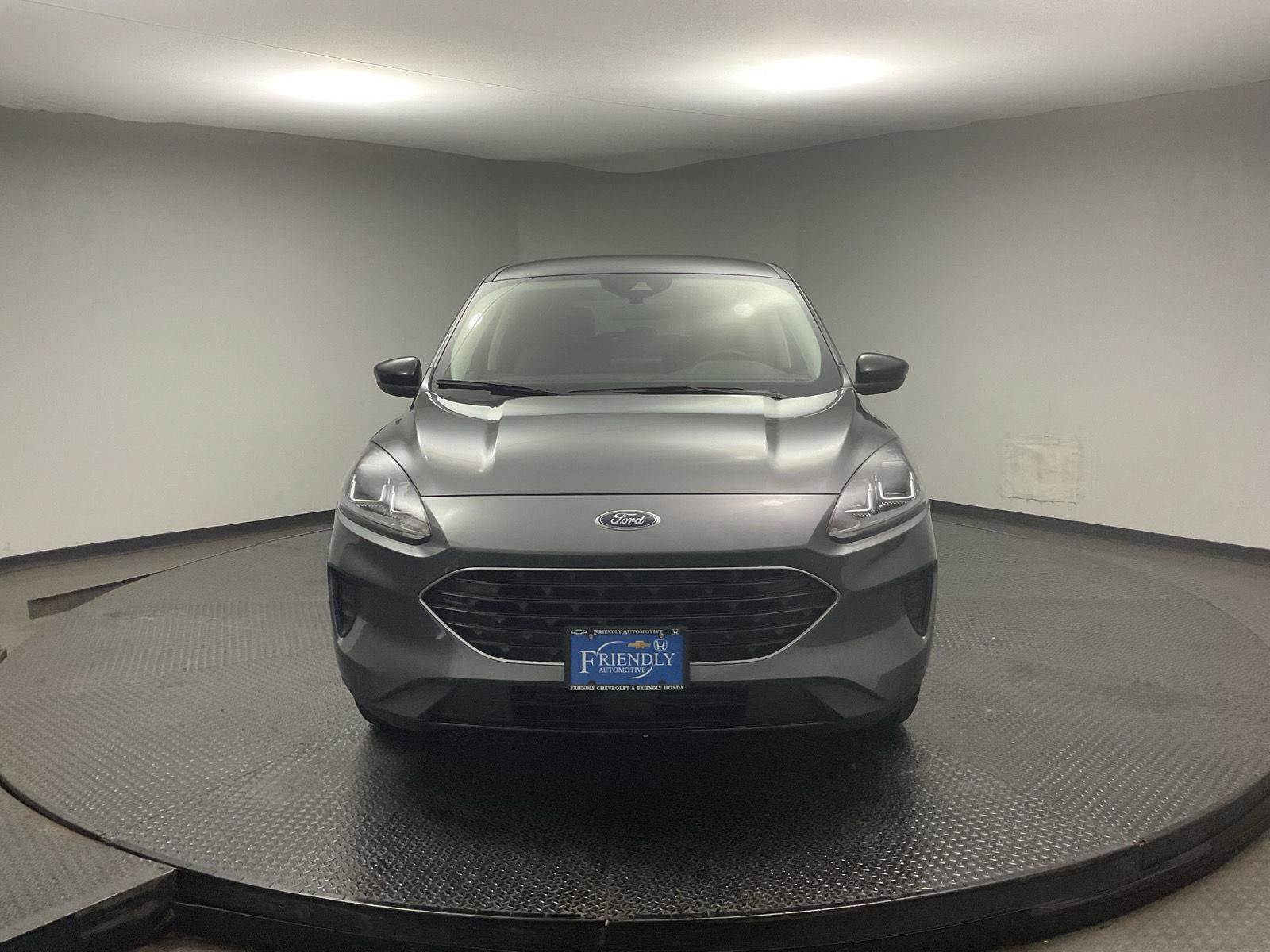 Used 2022 Ford Escape SE w/ SE Sport Appearance Package AWD/4WD image 2