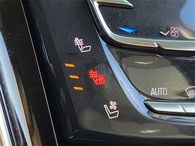 Used 2016 Cadillac Escalade ESV Luxury image 31