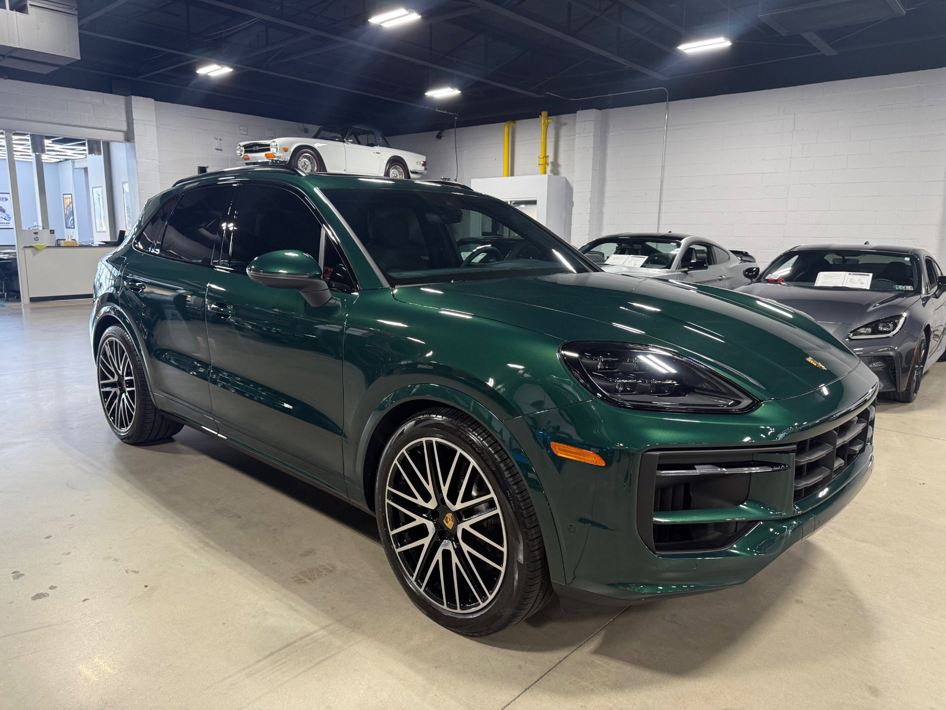 Used 2024 Porsche Cayenne S image 9