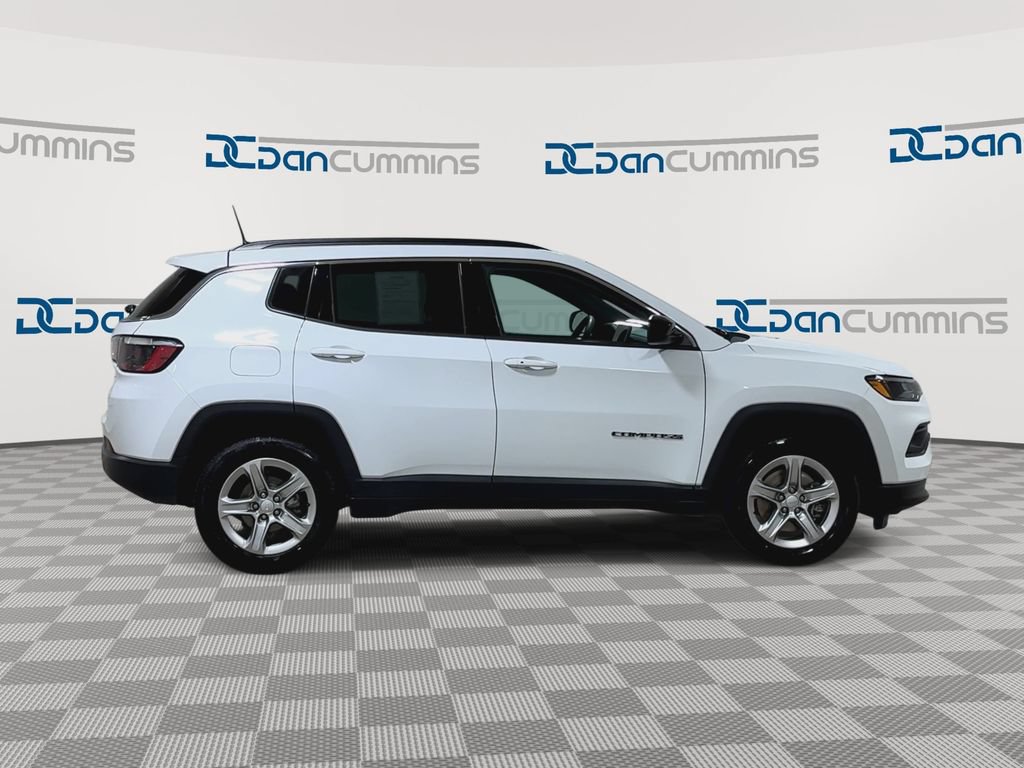Used 2024 Jeep Compass Latitude w/ Altitude Special Edition AWD/4WD image 2