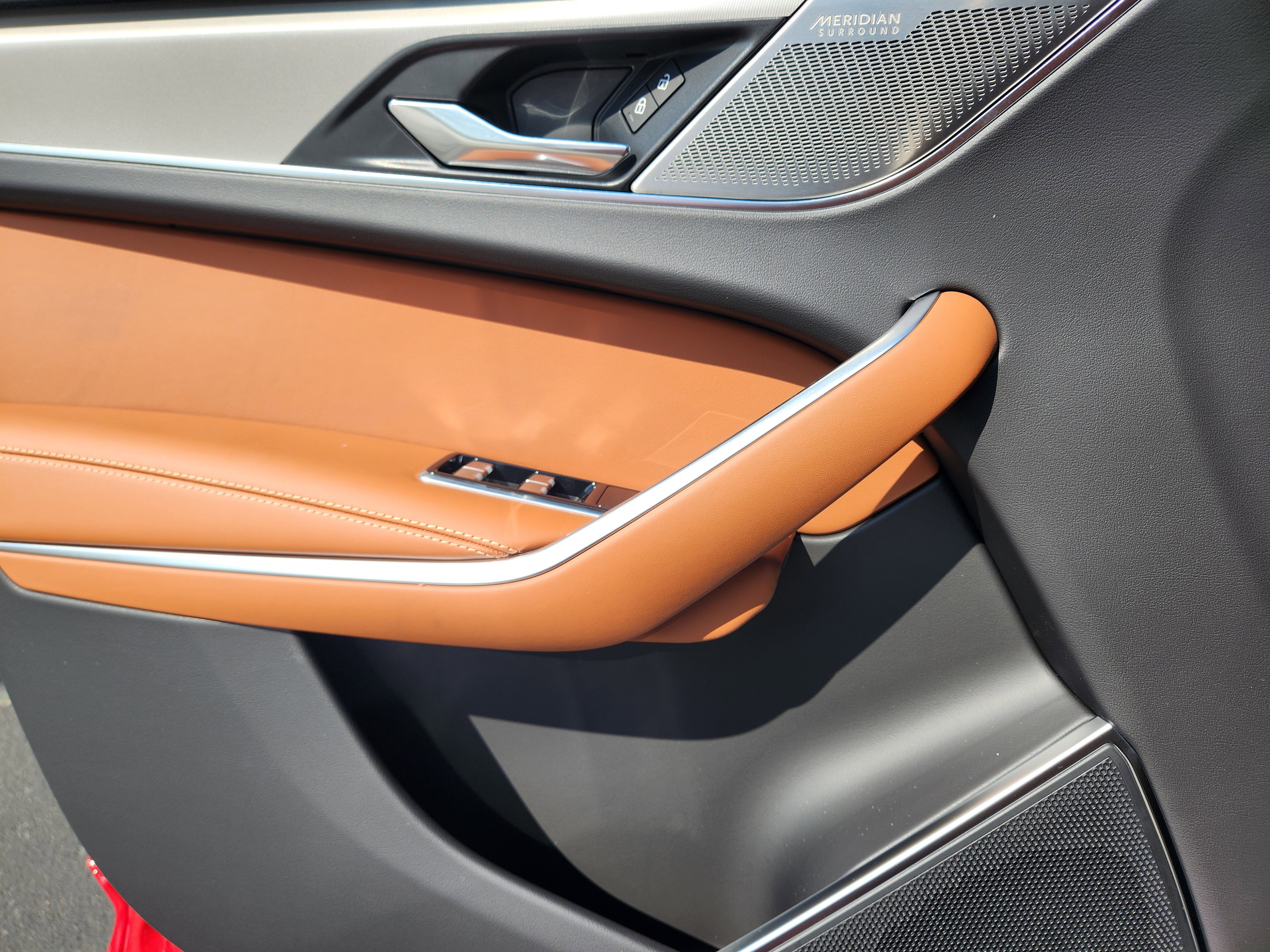 New 2026 Jaguar F-PACE R-Dynamic S image 12