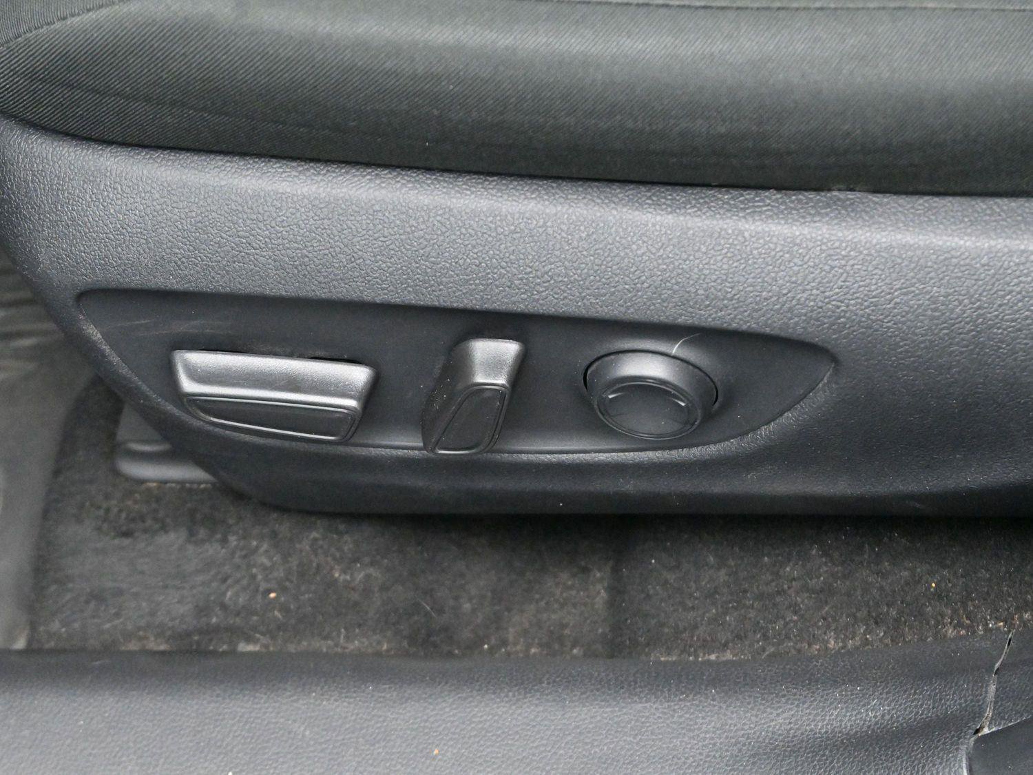 Used 2022 Toyota RAV4 XLE w/ Convenience Package image 14