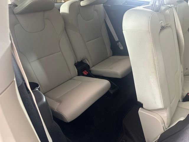 Used 2022 Volvo XC90 T5 Momentum w/ Climate Package AWD/4WD image 19