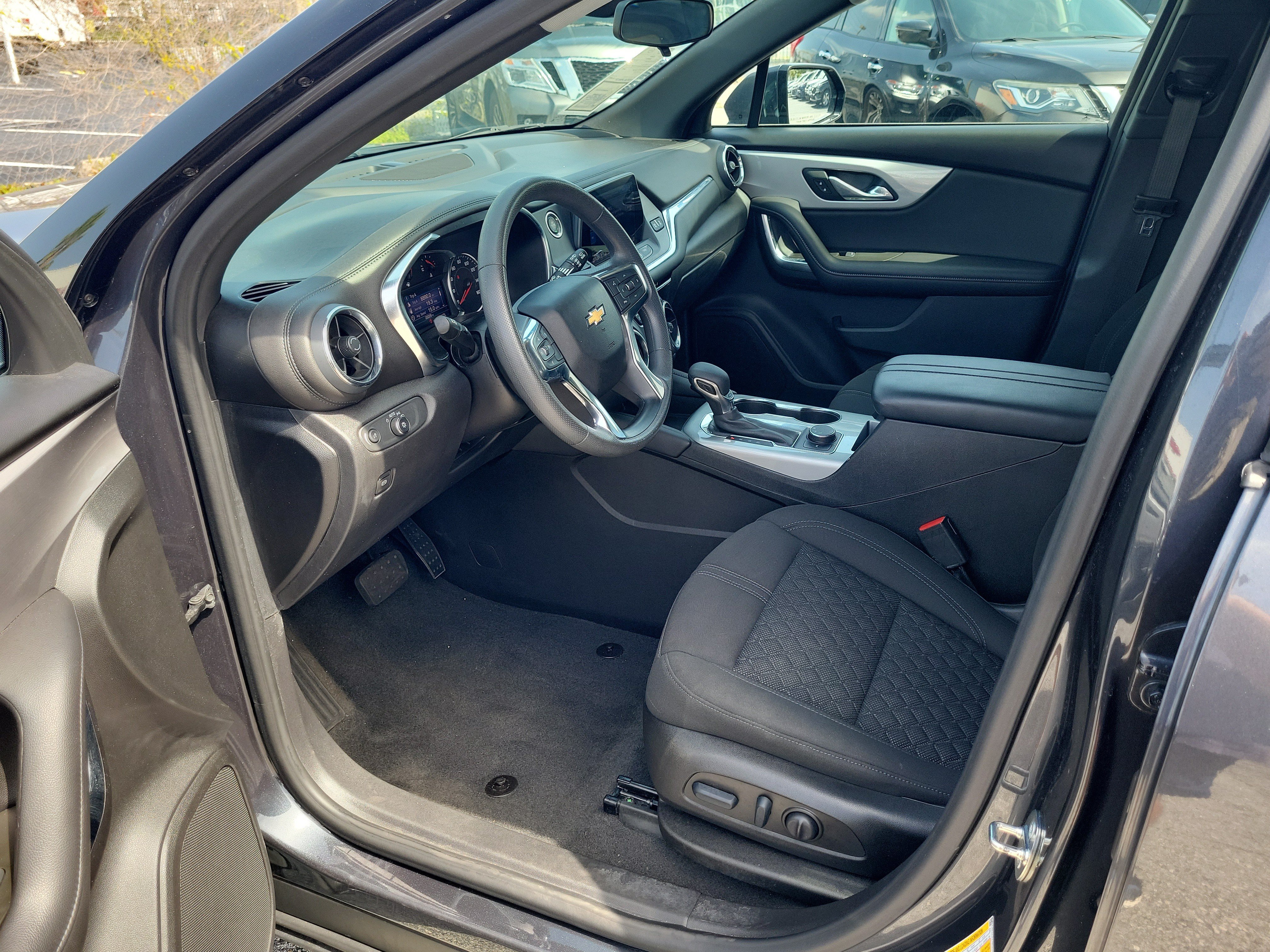 Used 2022 Chevrolet Blazer LT FWD image 11
