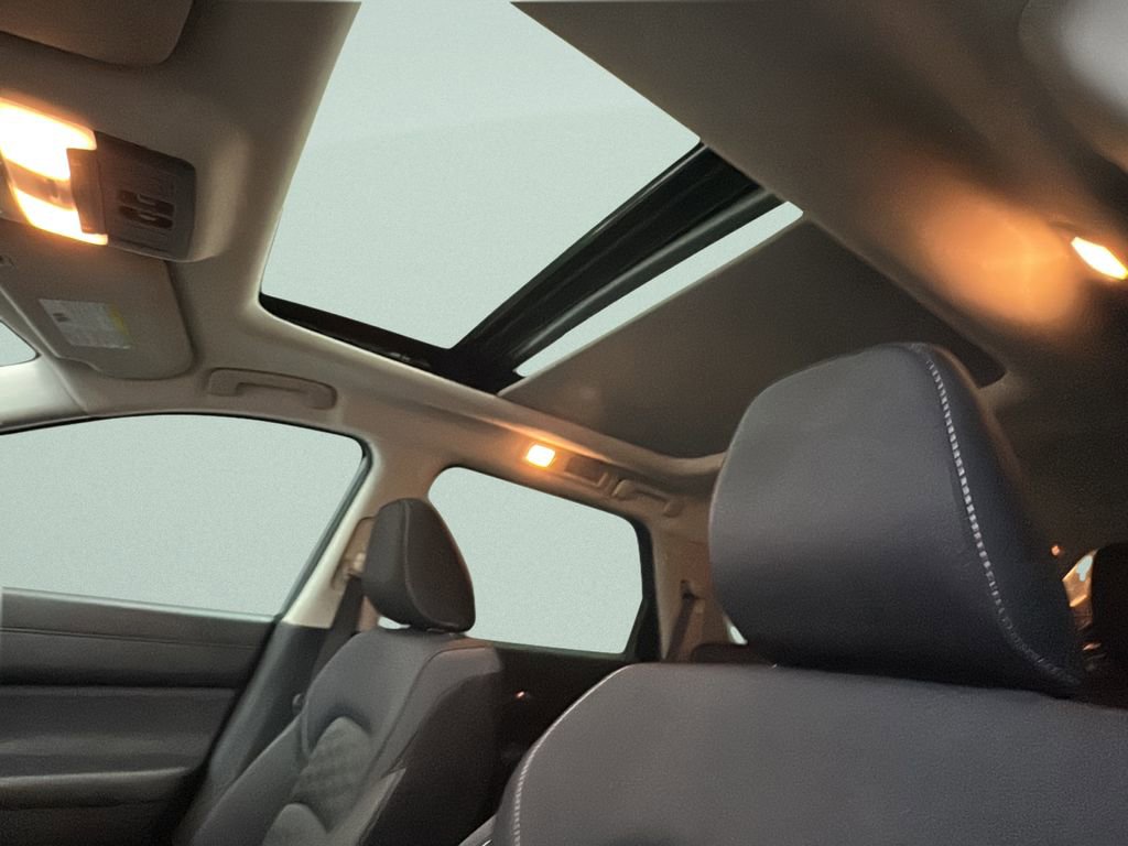 Used 2022 Nissan Pathfinder SV w/ SV Premium Package image 8