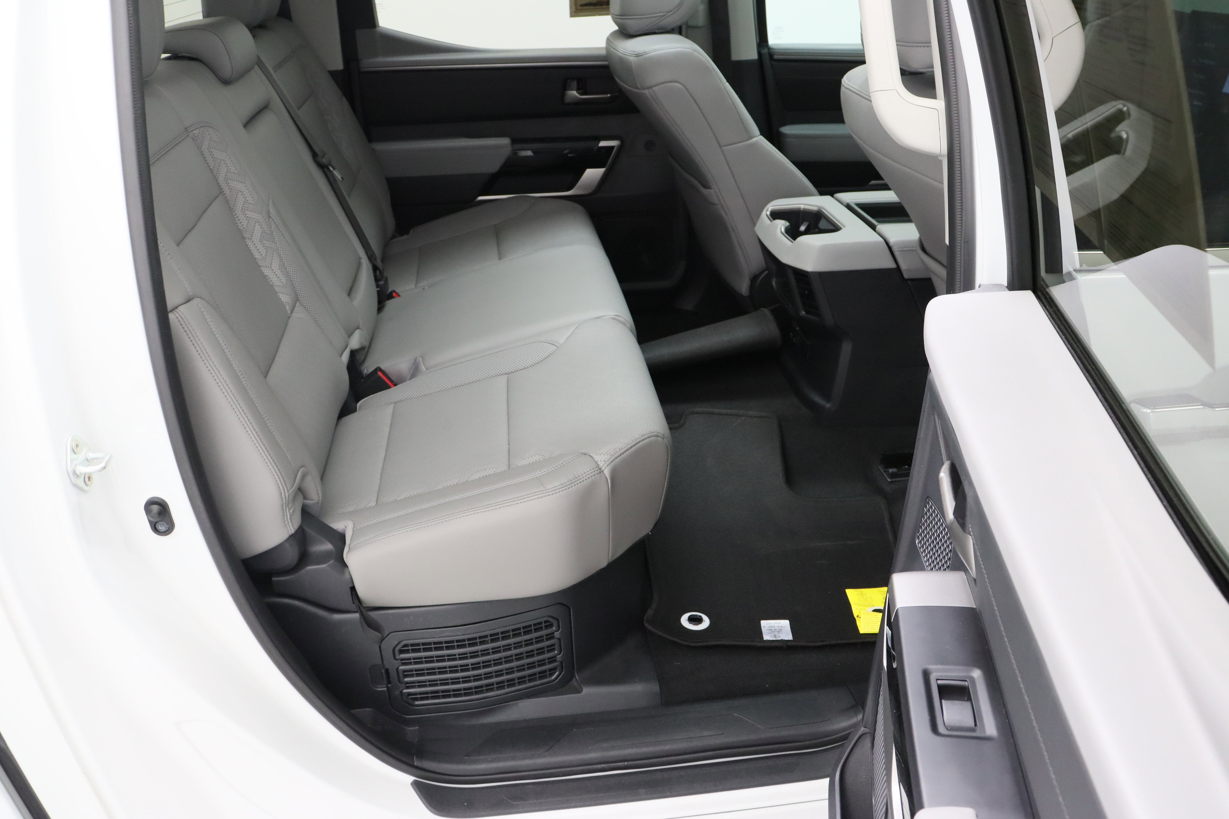 Used 2023 Toyota Tundra Limited w/ Power Package RWD image 37