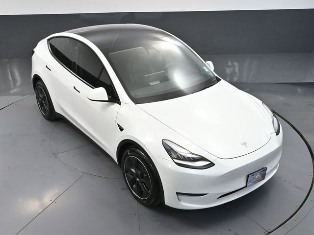 Used 2022 Tesla Model Y Long Range image 51
