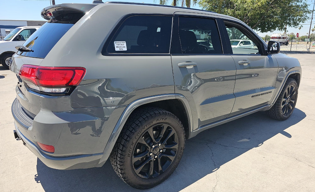 Used 2020 Jeep Grand Cherokee Altitude AWD/4WD image 23