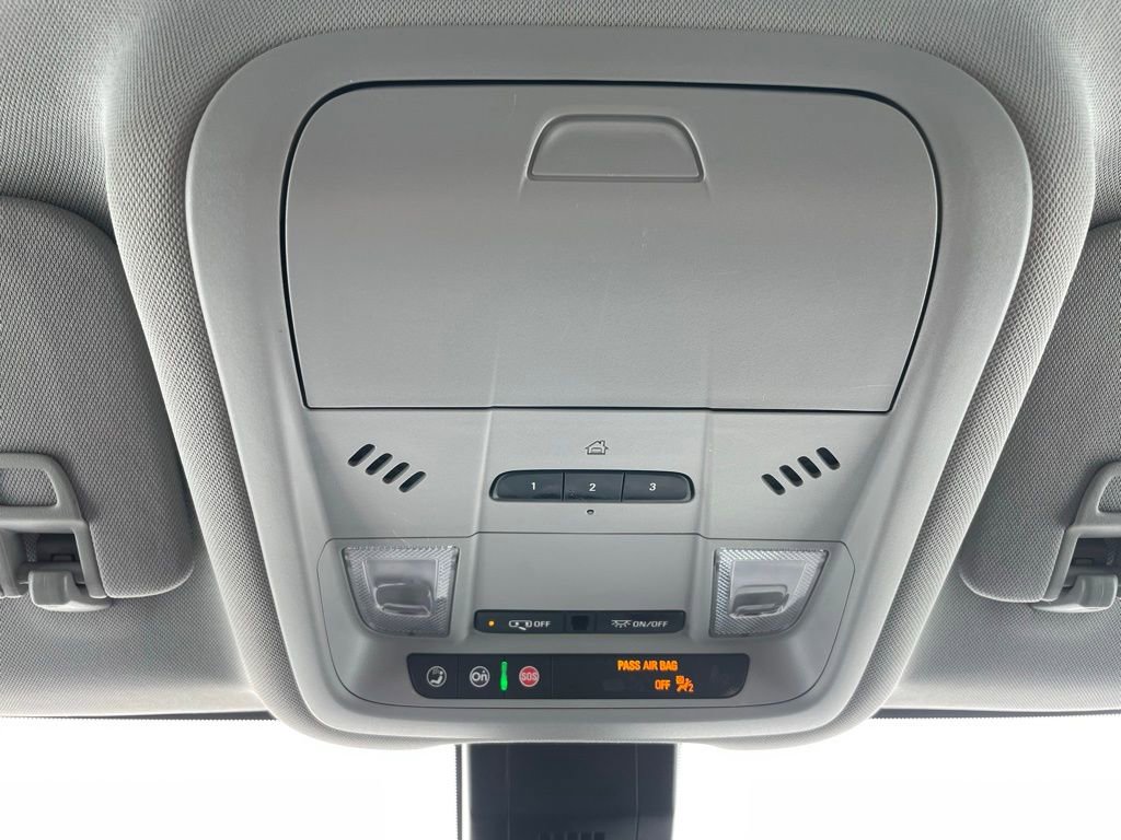 Used 2023 GMC Terrain SLT image 50