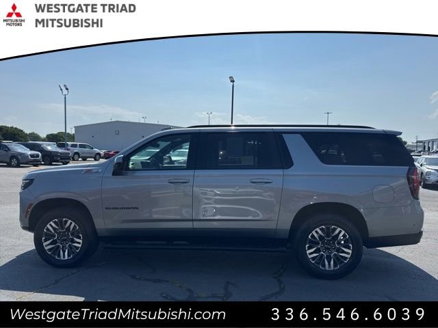Used 2025 Chevrolet Suburban Z71 AWD/4WD image 3