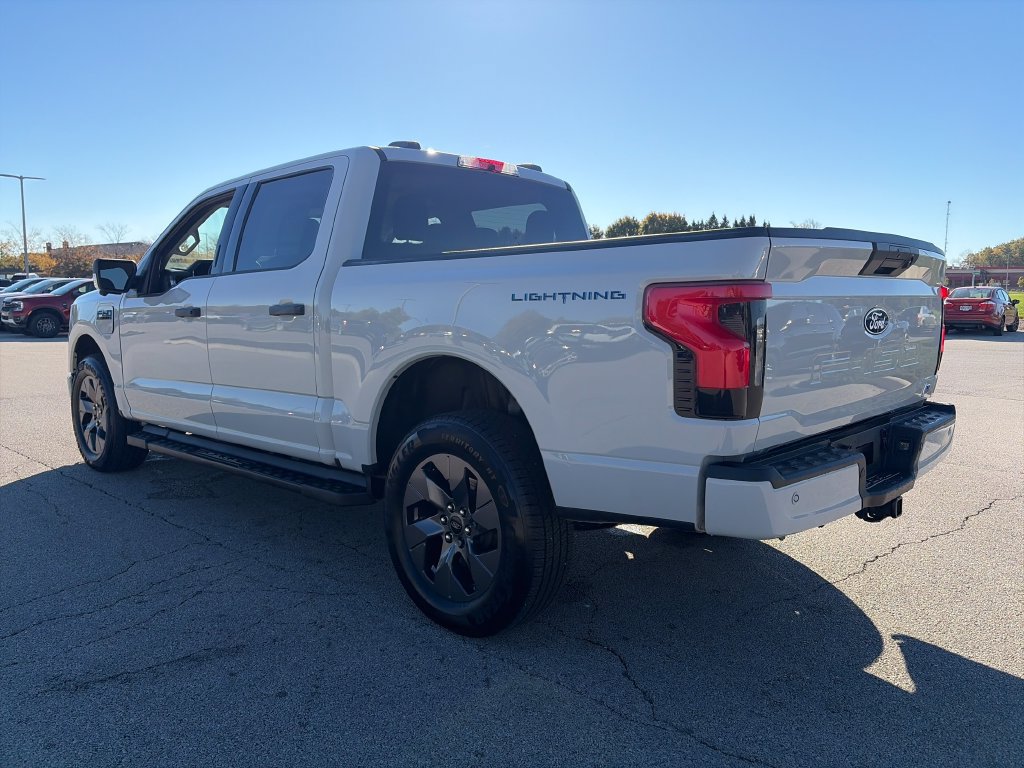 Used 2024 Ford F150 Lightning XLT AWD/4WD image 5