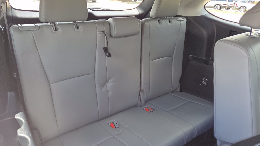 Used 2023 Toyota Highlander XLE FWD image 14