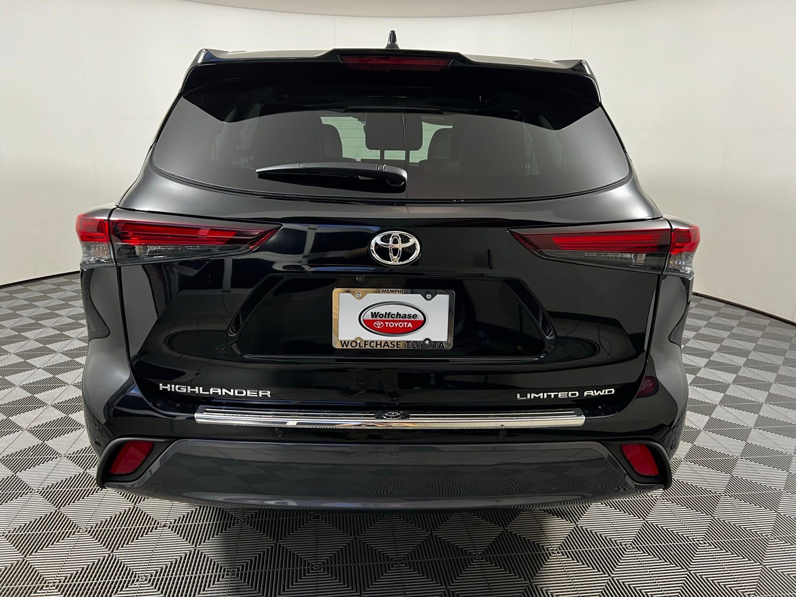 Certified 2026 Toyota Highlander Limited image 6