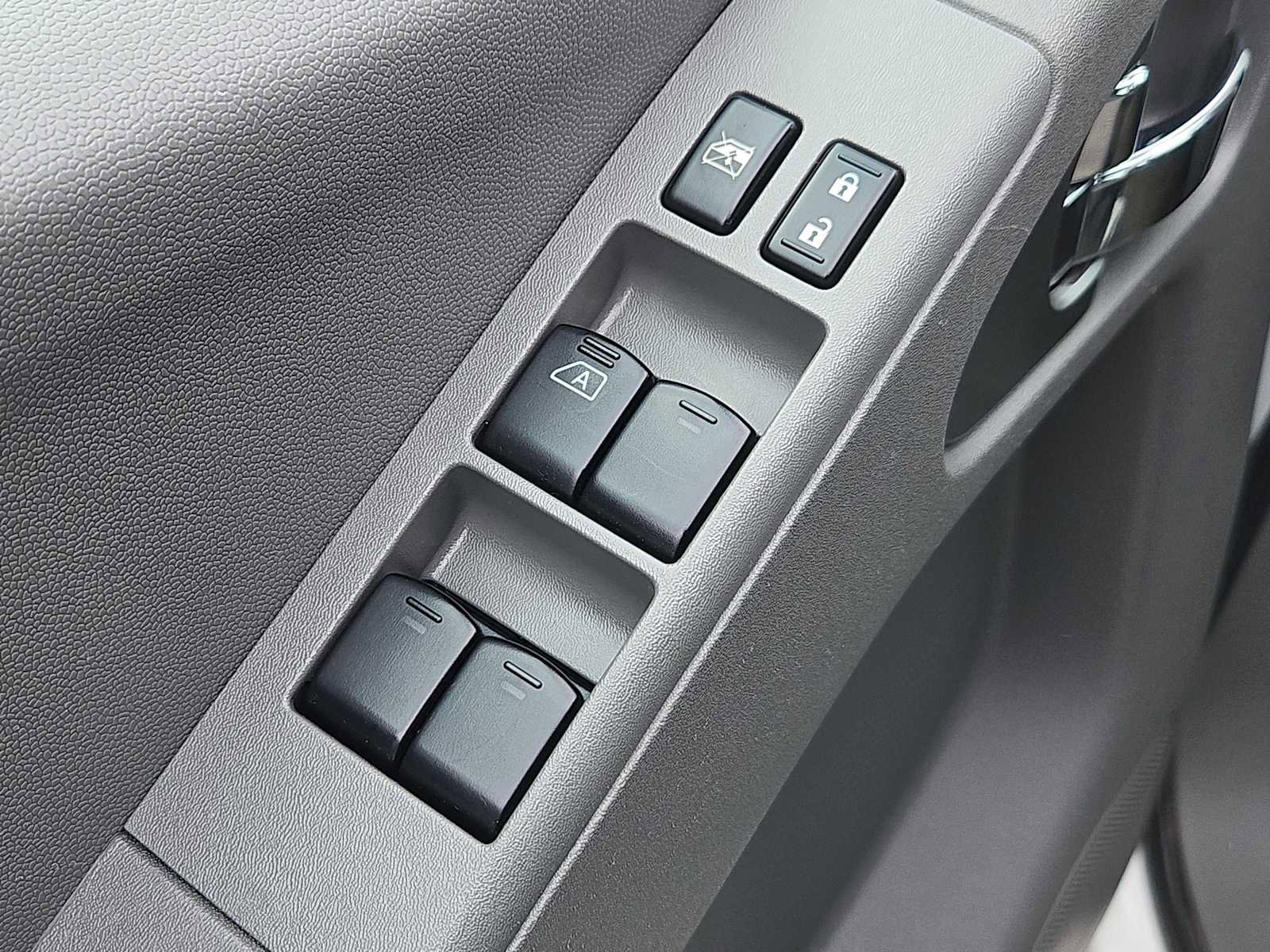 Used 2015 Nissan Frontier SV w/ SV Value Truck Package image 20