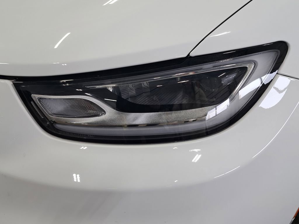 Certified 2024 Chrysler Pacifica Touring image 32