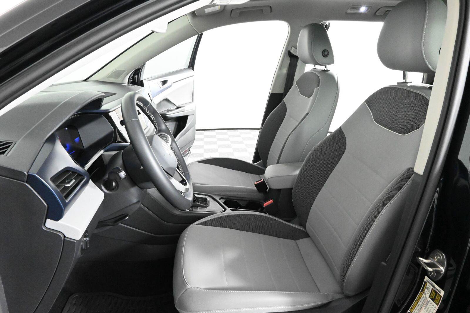 Certified 2023 Volkswagen Taos SE FWD image 19